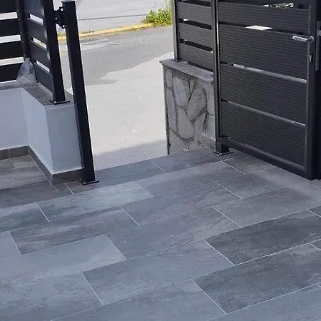 Flisvos Loft By The Sea Apartman *