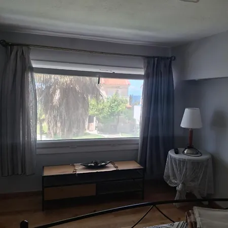 דירה Flisvos Loft By The Sea