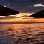 Flisvos Loft By The Sea 公寓