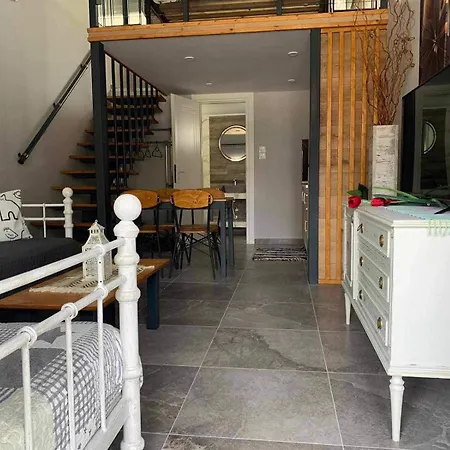 아파트 Flisvos Loft By The Sea Skála Foúrkas
