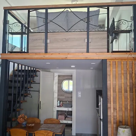 아파트 Flisvos Loft By The Sea Skála Foúrkas