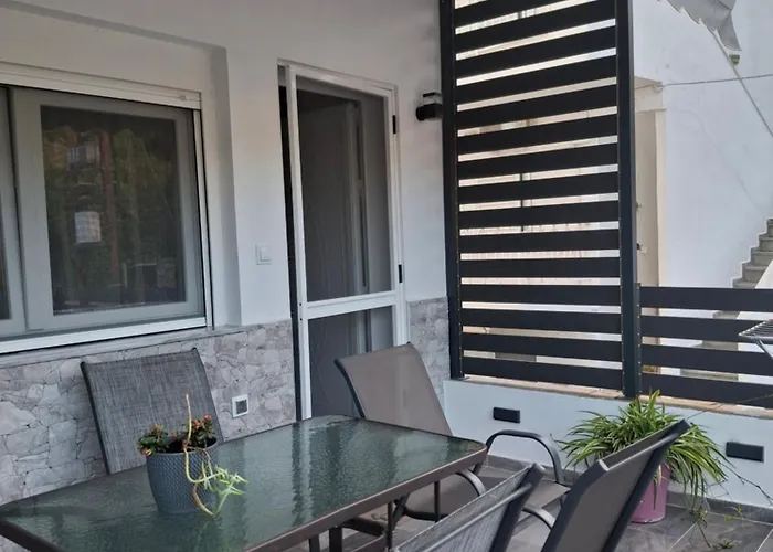 Flisvos Loft By The Sea * Skála Foúrkas