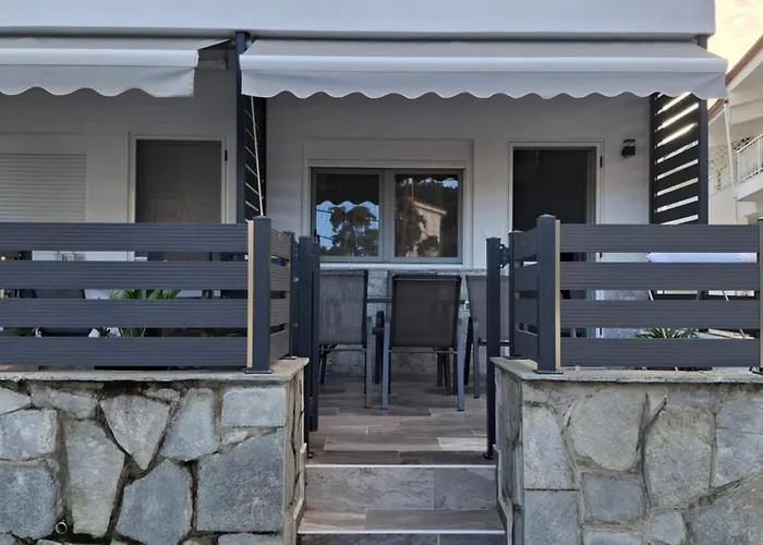 Flisvos Loft By The Sea